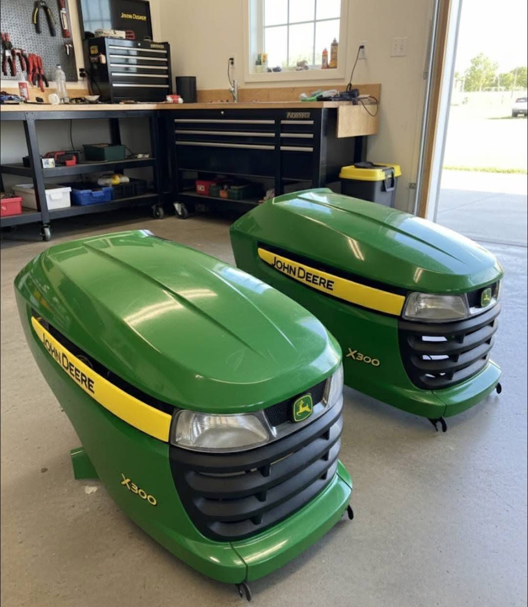 John Deere X300 hood (Bonnet)