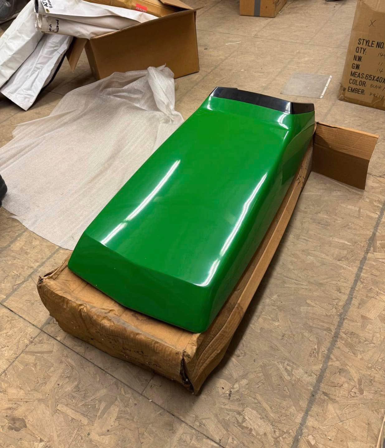 John Deere 415, 425, 445 and 455 hood (bonnet)