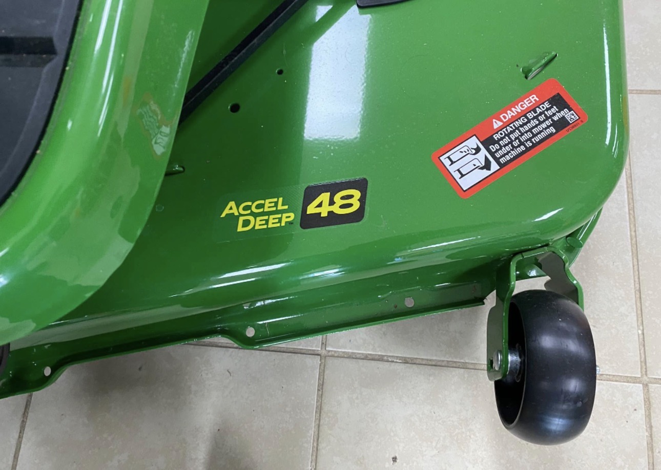 2025 John Deere S240 Lawn Tractor - Image 8