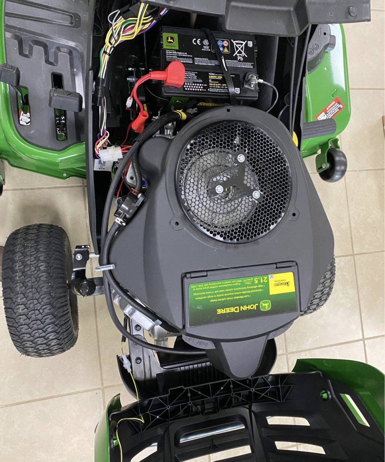2025 John Deere S240 Lawn Tractor - Image 6