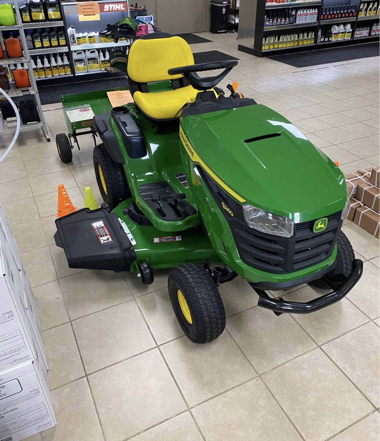 2025 John Deere S240 Lawn Tractor - Image 3